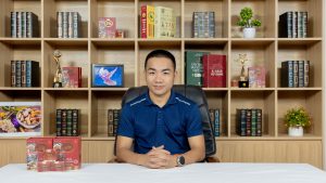 Duy Hưởng Eagle Anh từng phá sản hai lần, mất hàng tỷ đồng, và đứng trước nguy cơ từ bỏ tất cả. Nhưng thay vì gục ngã, anh chọn cách đứng lên, học hỏi và không ngừng tiến về phía trước. Duy Hưởng eagle Anh từng phá sản hai lần, mất hàng tỷ đồng, và đứng trước nguy cơ từ bỏ tất cả. Nhưng thay vì gục ngã, anh chọn cách đứng lên, học hỏi và không ngừng tiến về phía trước.