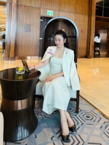 Hoàng Thị Ngoan: Nhà Thiết Kế Thời Trang Vest Doanh Nhân Đẳng Cấp