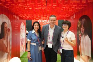 Trần Thị Huyền Trang, Cô Chang Trái Cây VIP, khởi nghiệp trái cây nhập khẩu, thương hiệu trái cây nhập khẩu, nữ doanh nhân thành công, trái cây nhập khẩu Hà Nội, trái cây nhập khẩu miền Bắc, kinh doanh trái cây nhập khẩu, câu chuyện khởi nghiệp thành công, trái cây nhập khẩu cao cấp, trái cây nhập khẩu chất lượng cao, cửa hàng trái cây nhập khẩu, doanh số Cô Chang Trái Cây VIP, trái cây nhập khẩu cho doanh nghiệp, chia sẻ kinh nghiệm khởi nghiệp, đào tạo bán hàng online, nguồn cảm hứng khởi nghiệp, phụ nữ khởi nghiệp thành công, kinh doanh online hiệu quả, thương hiệu trái cây uy tín, trái cây nhập khẩu miền Bắc Trung Bộ, trái cây tươi nhập khẩu, nữ doanh nhân trẻ thành công, hành trình khởi nghiệp từ con số 0, thương hiệu trái cây chất lượng cao, marketing trái cây nhập khẩu, khách hàng trái cây nhập khẩu, cách bảo quản trái cây nhập khẩu, hệ thống kinh doanh trái cây, phụ nữ kinh doanh trái cây nhập khẩu.